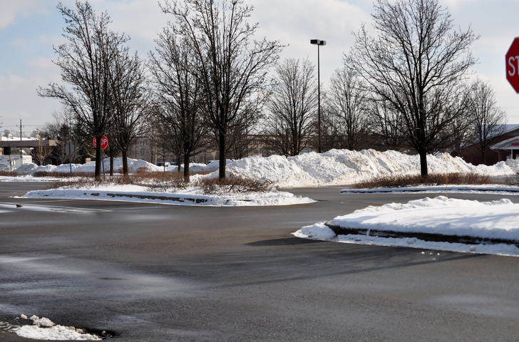 Winter Asphalt Repair Made Easy: 5 Practical Tips for Businesses